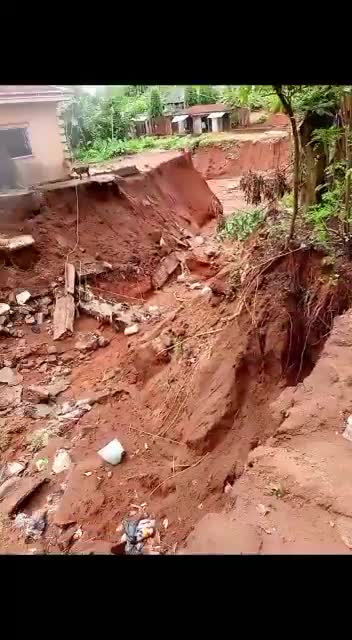 Resident footage of erosion at Umusiome, Nkpor